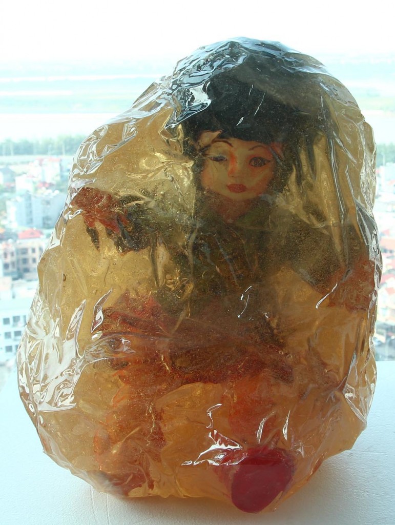 'Vỏ bọc không tái chế' - 42 x 42 x 40 - Tượng - 2013 