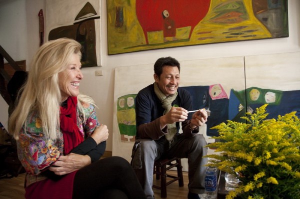 Suzanne and Hà Trí Hiếu in his studio