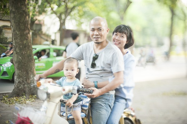 Maika Elan & her family photographed by Thủy Tiên 